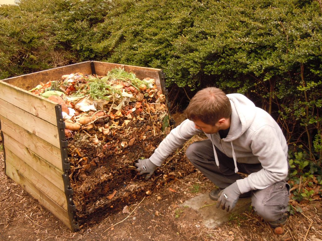 Composteur de Jardin - Recycler Vos déchets organiques - fabriquer Votre  Propre Engrais - Multiples aérations - 300L : : Jardin